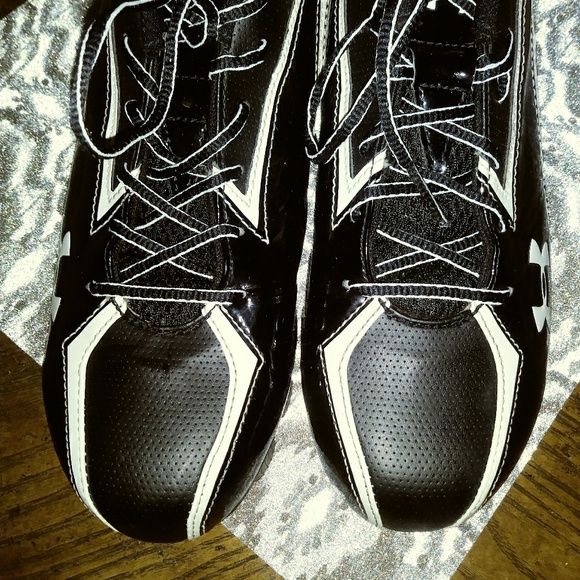 Under Armour Cleats - Picture 3 of 8